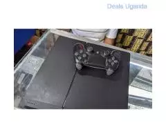 Chipped Ps4 720GB 2 Pads